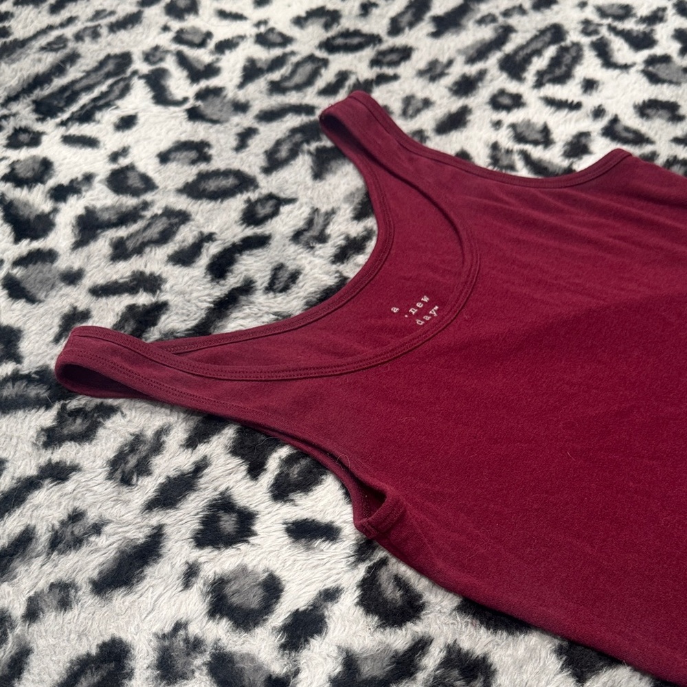 A New Day Burgundy Scoop Neck Tank Top - Picture 3 of 5
